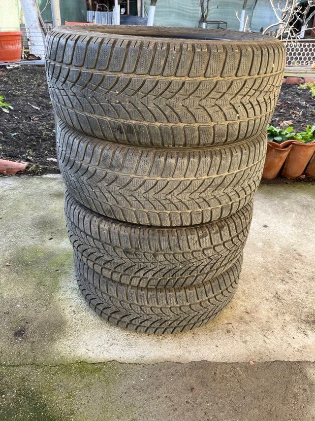 DUNLOP WINTER 4 - 205/55R16