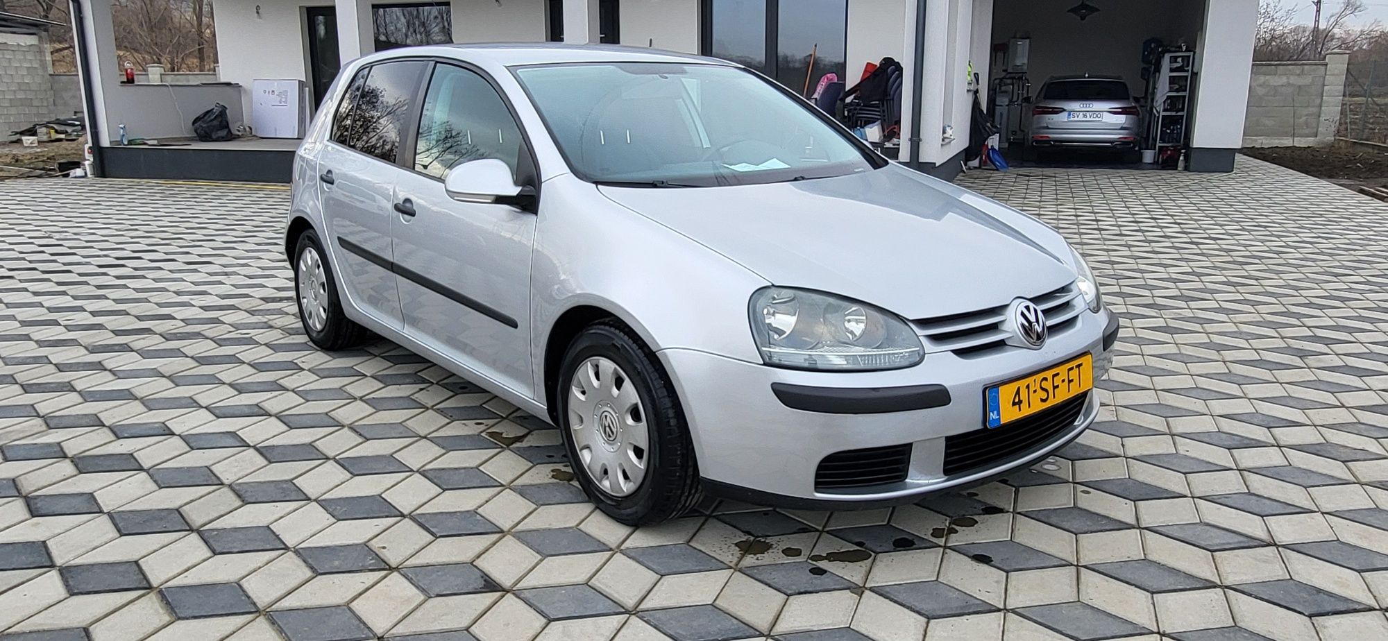 Golf 5 1.6 benzina