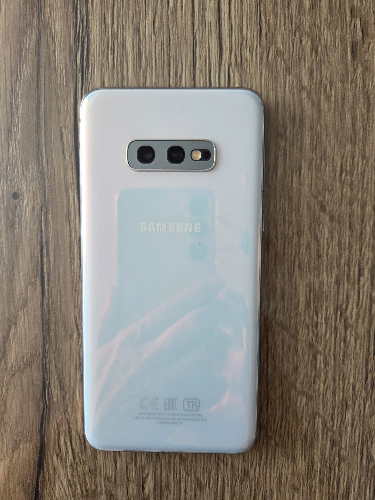 Смартфон Samsung s 10 e