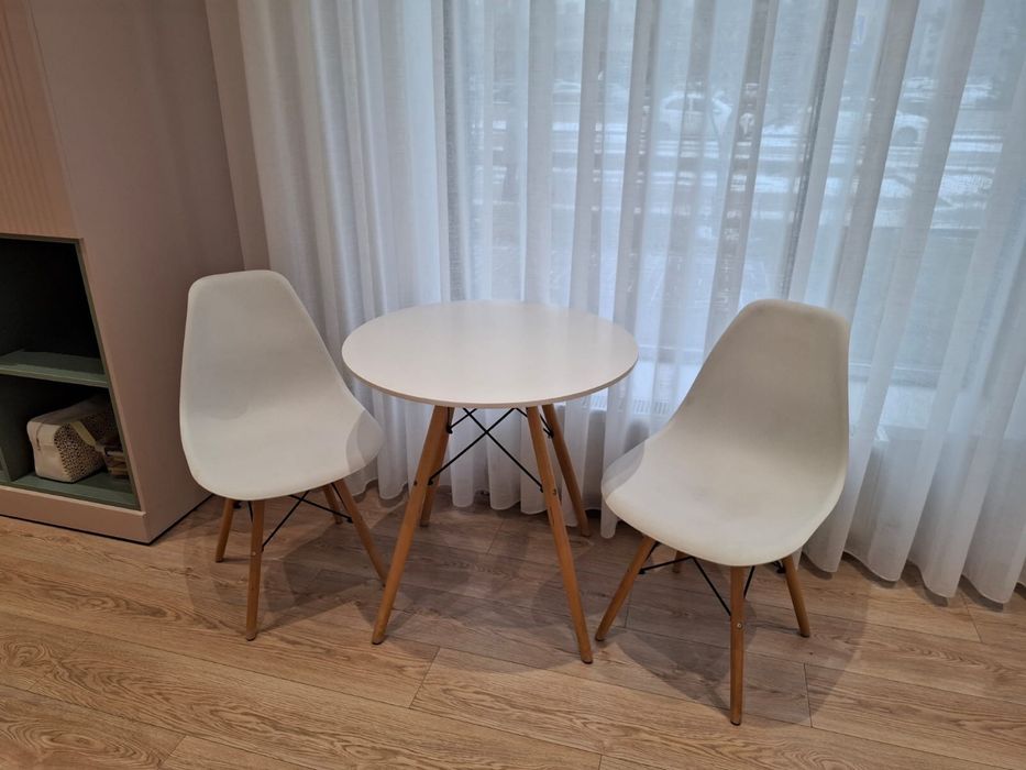 Продам стол со стульями (3 шт)