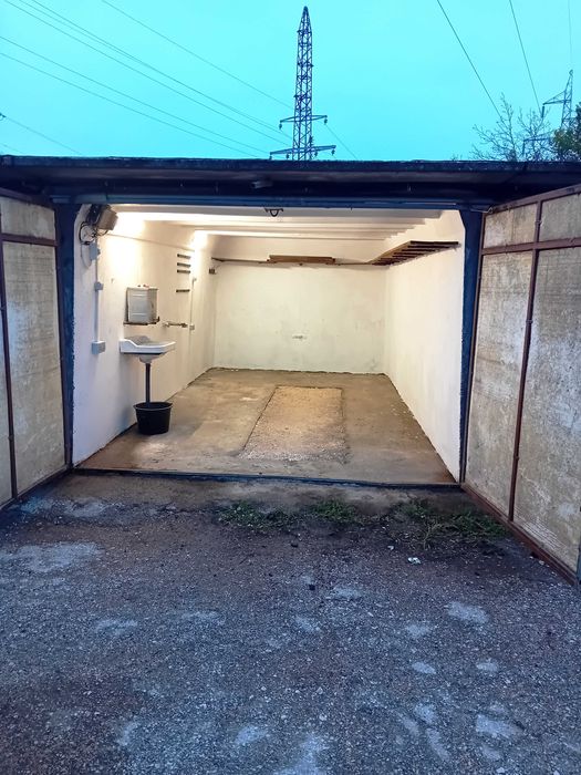 Дава се под наем Гараж / Паркомясто в Русе, Здравец - 18 кв.м за 76.5 € - Снимка #4