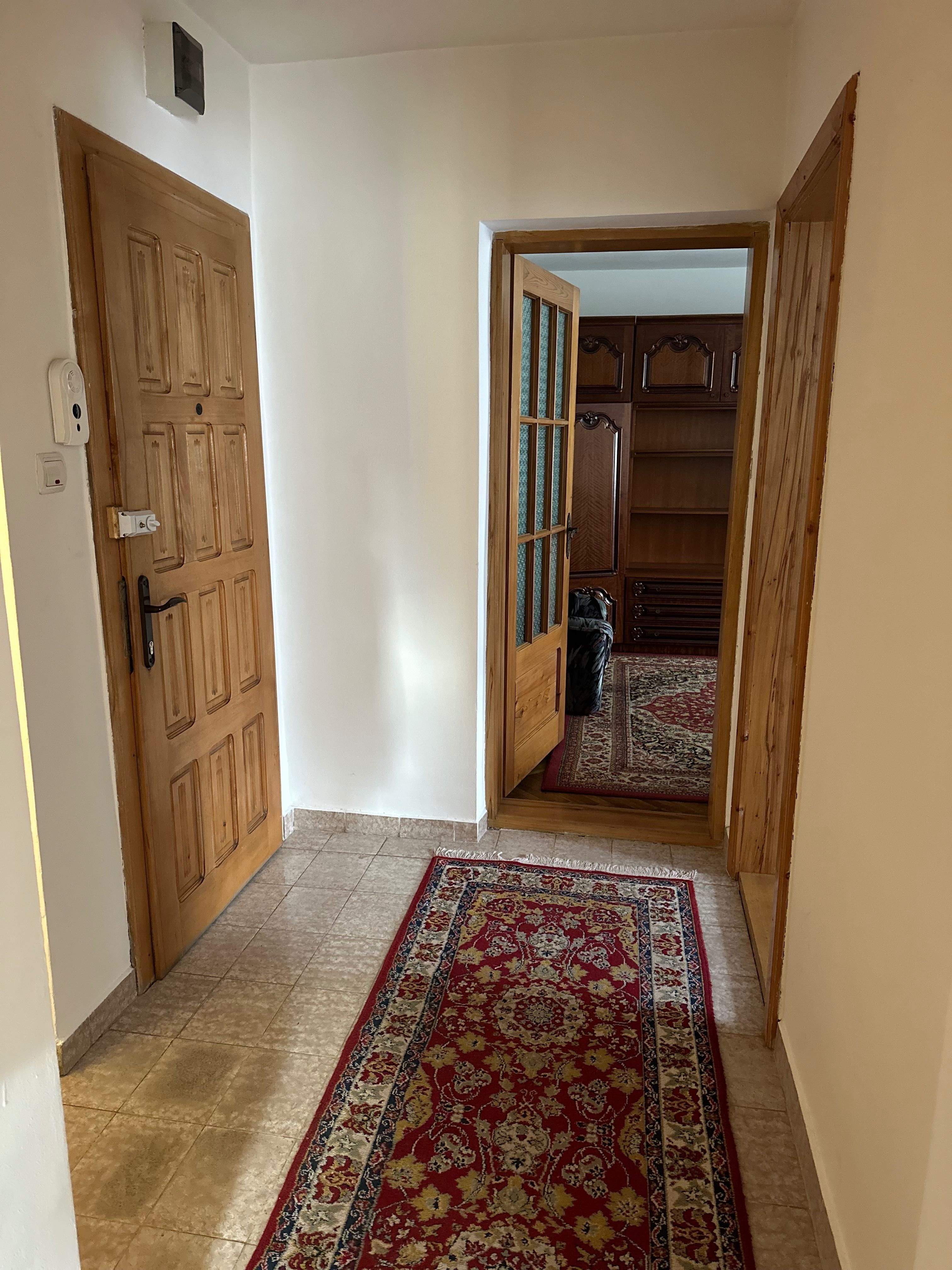 Apartament 3 camere de vanzare