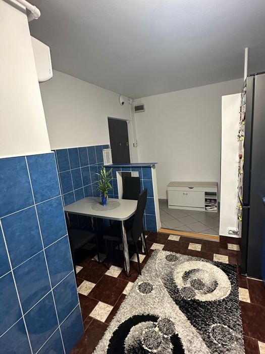 Vând apartament 3 canere