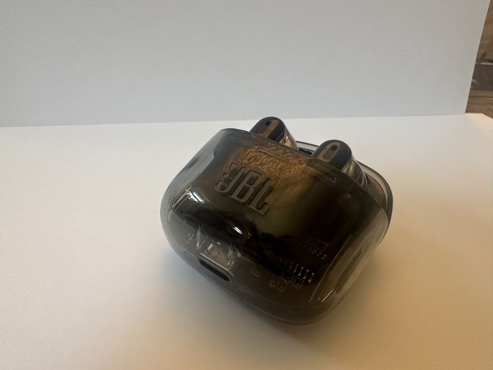 casti in ear JBL tune black ,sunt ca noi .