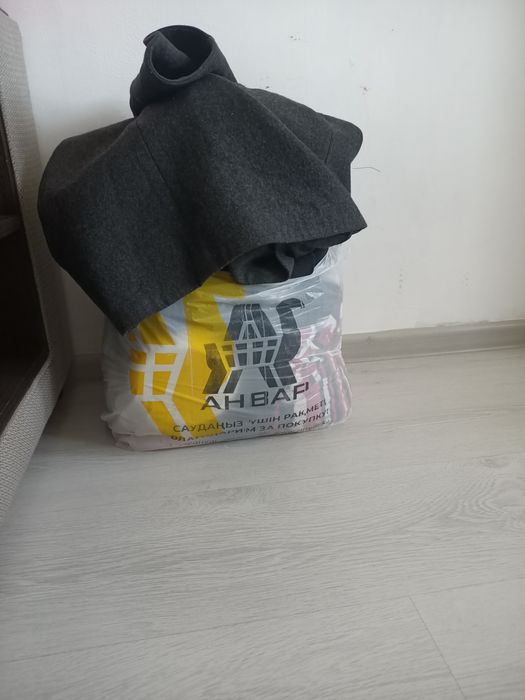 Отдам женские вещи