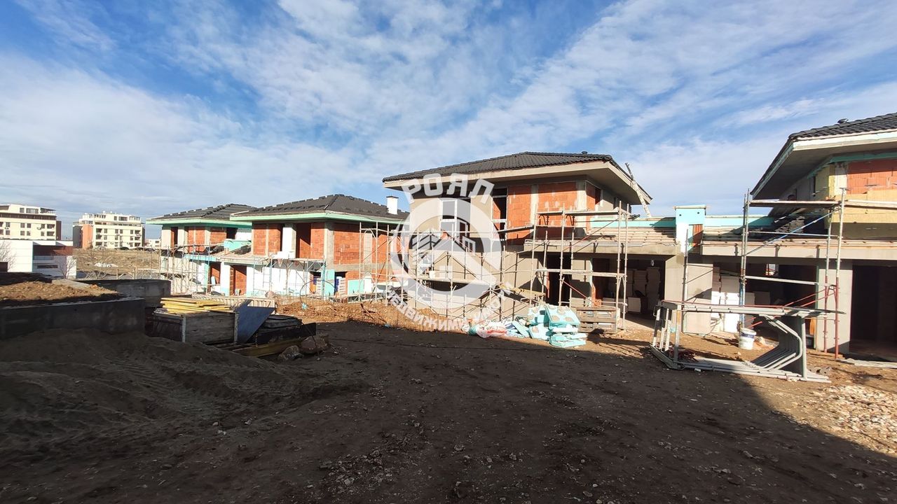 Продава се Къща в с. Марково, Област Пловдив - 188 кв.м за 1654 €/кв.м - Снимка #2