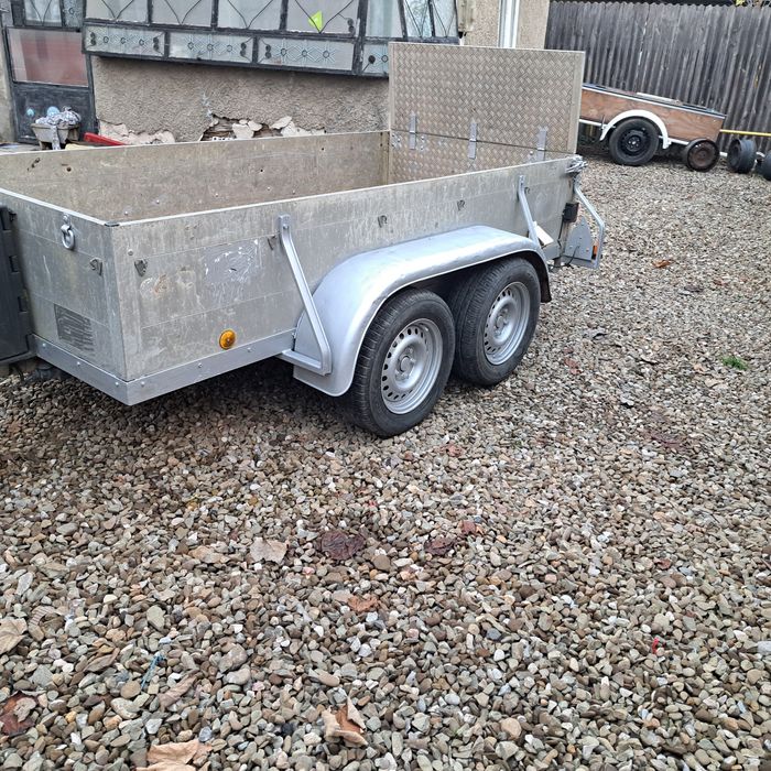 Remorca utilaje masa maxima 2.Tone greutate  450 kg obloane aluminiu