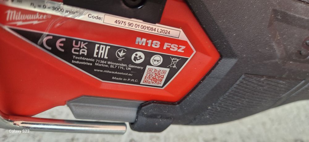 Milwaukee polizor, ferestrau sabie pe acumulator