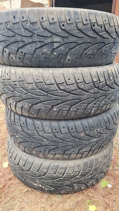 Зимние шины R17, 235×65
