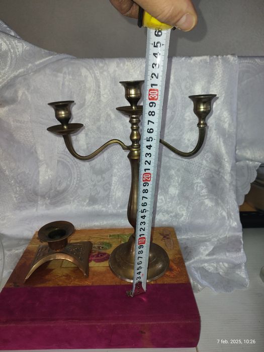 Două superbe suporturi de lumânări.