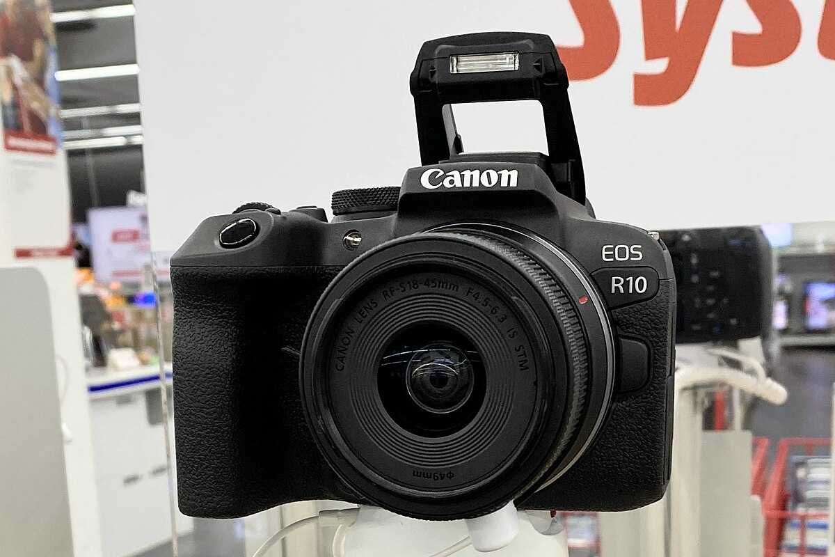 Canon EOS R10 RF-S 18-150 IS STM