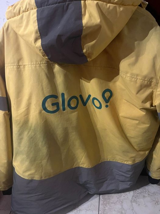 Geaca jacheta Glovo  marimea XXL de iarna calduroasa in conditii bune