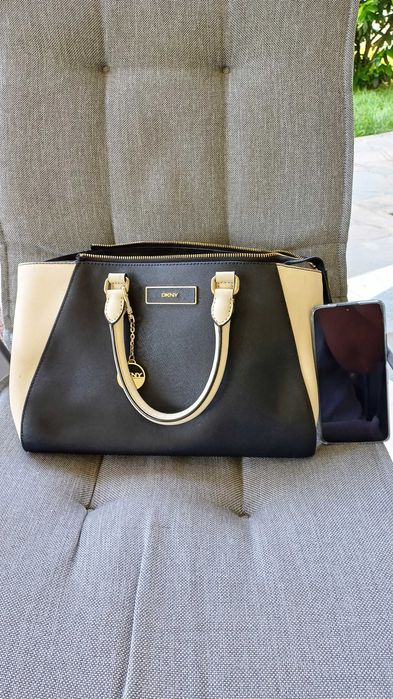 DKNY geanta de piele naturala, NOUA, cumparata din Dubai