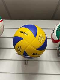 Волейбольный мяч Mikasa MVA200 FIVB (827)