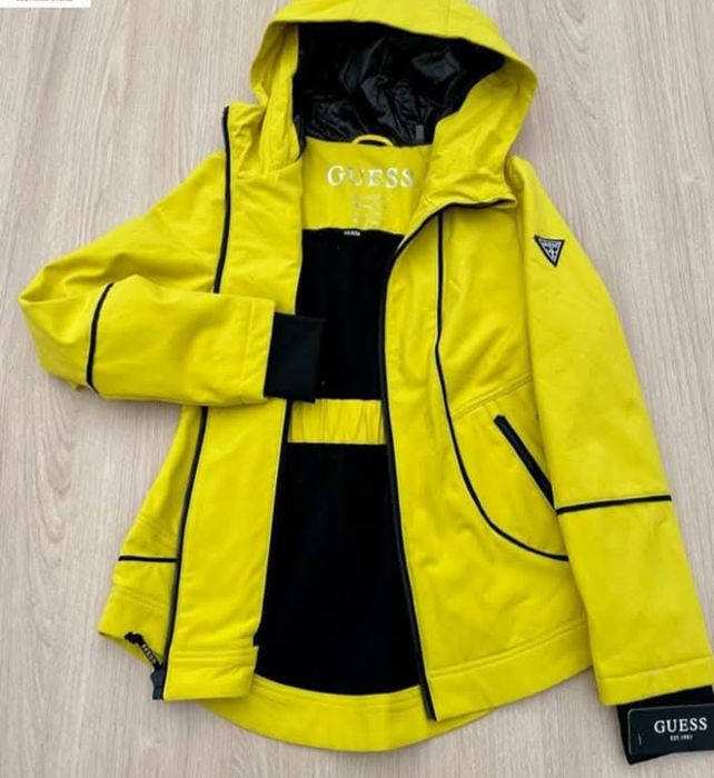 Дамско зимно яке Guess размер S