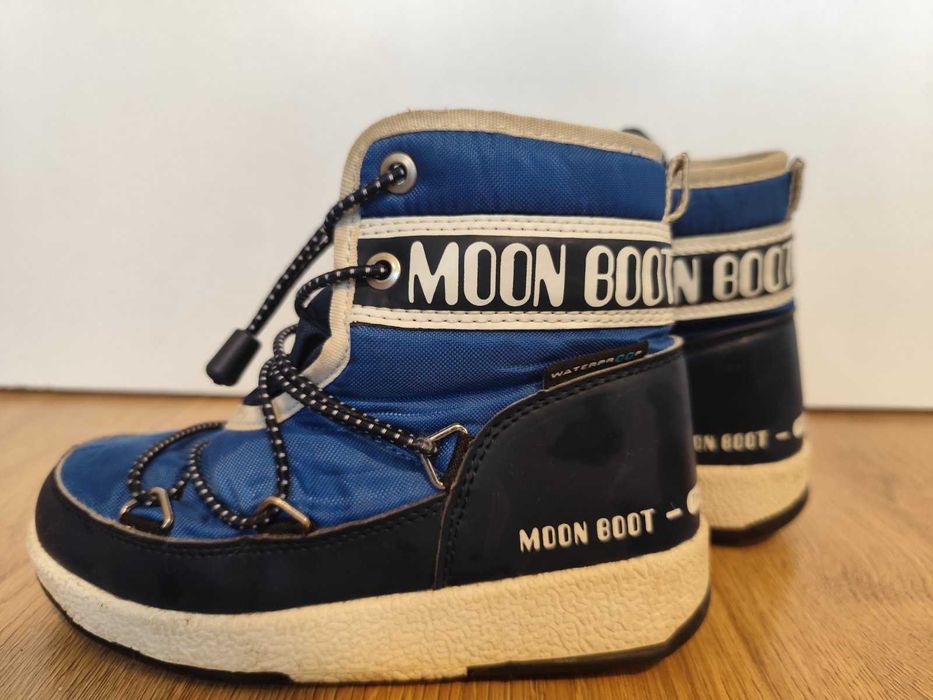 Апрески на марките Sorel и Moon boots (номера 26 и 30)