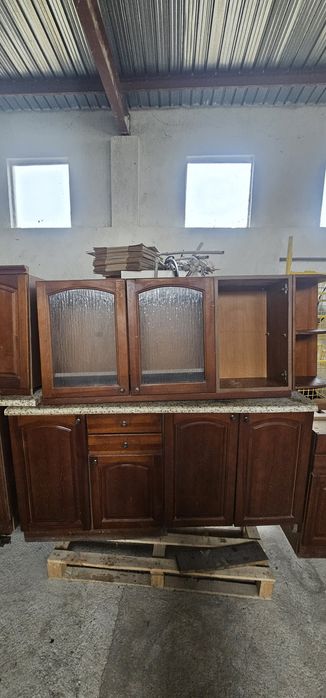 Голяма ъглова кухня