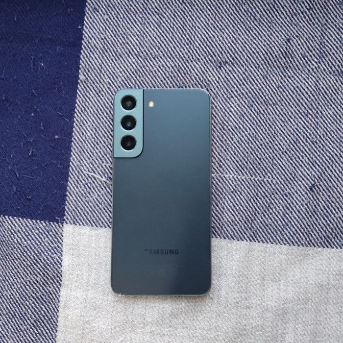 Samsung s22 в идеальном состоянии