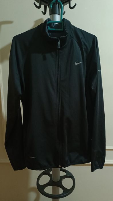 Новый спортивный костюм Nike