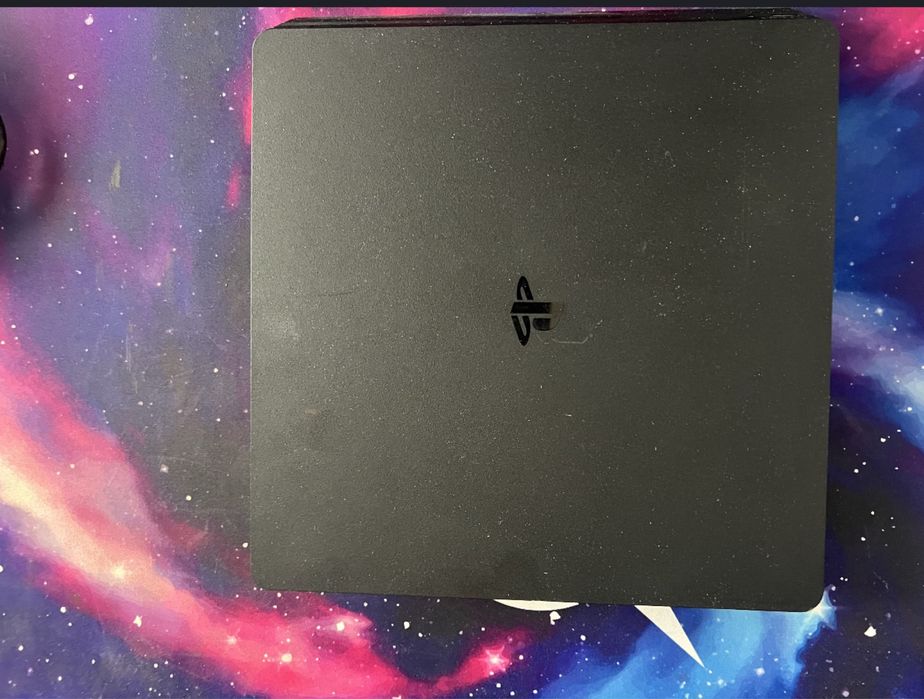 VAND PS4 , 3 controllere plus toate cablurile plus iocuri