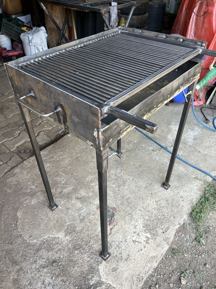Gratar 50x70 cm foarte rezistent tablă de 4 mm