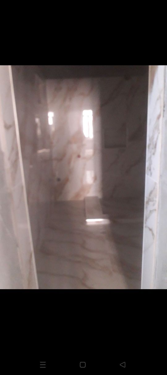 Кафелшик плиточник