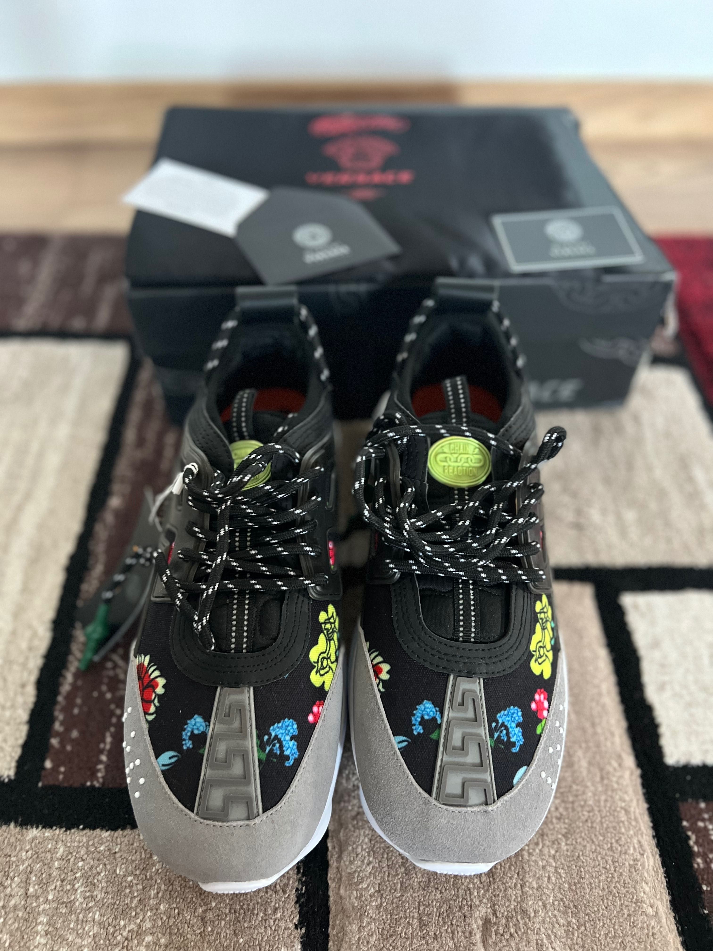 Adidași Versace Chain Reaction Black Flower Print
