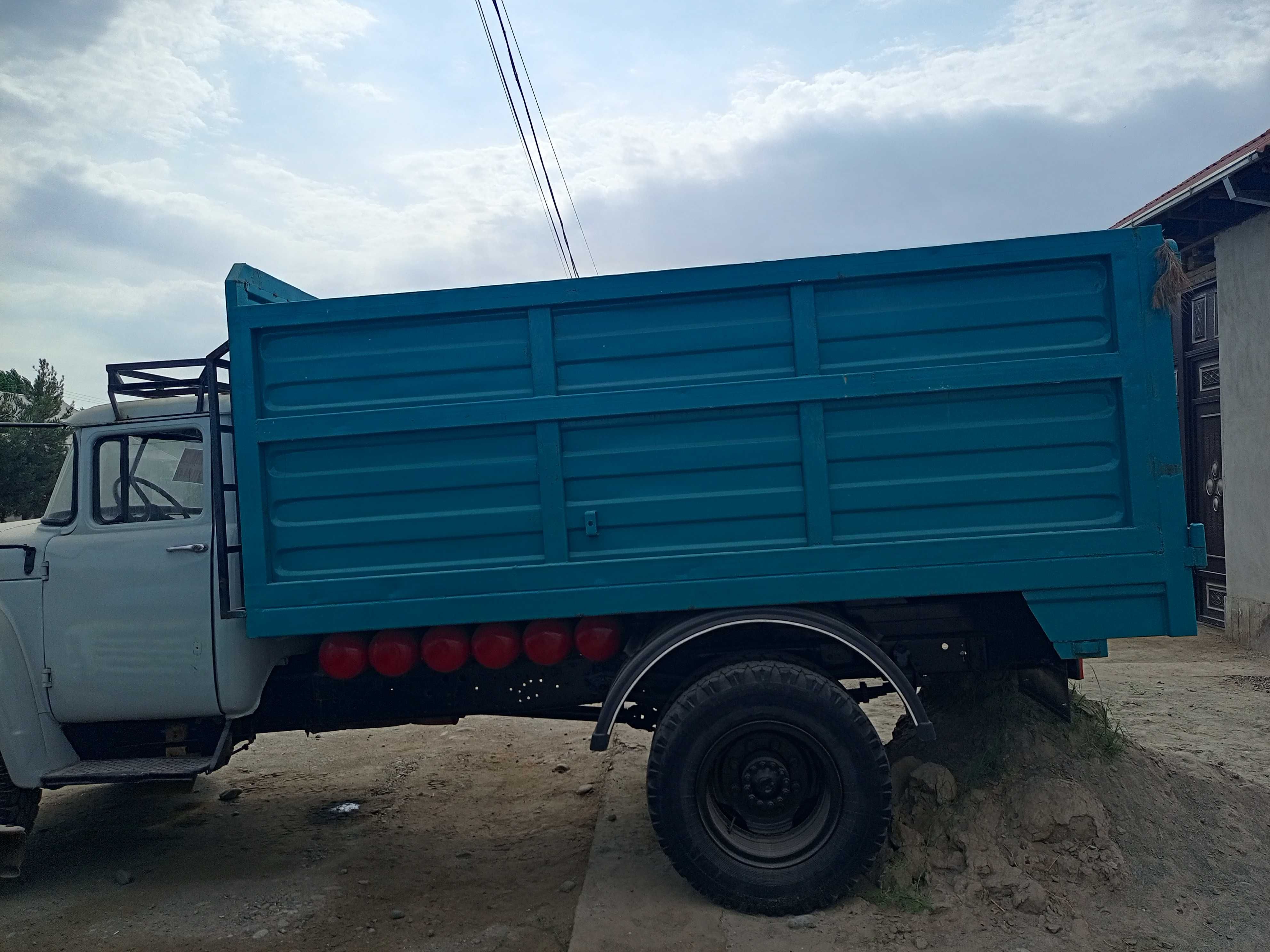 ZIL 130 O'zi ag'daruvchi