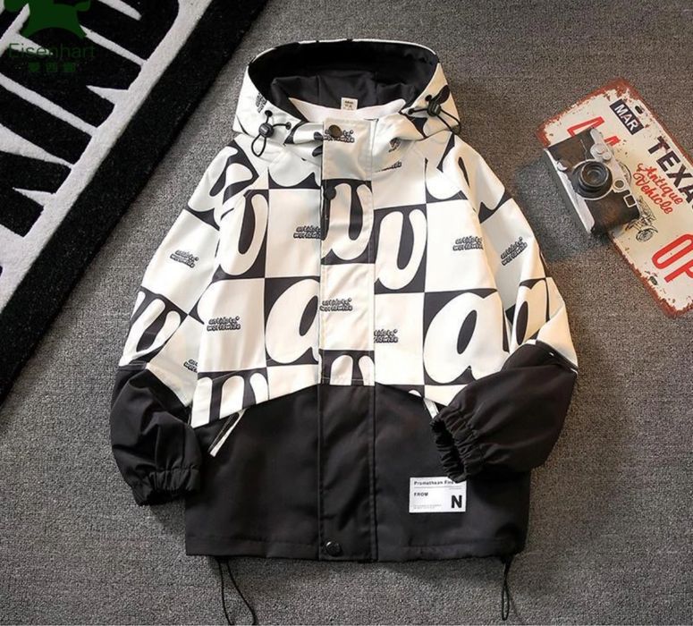 Лёгкая ветровка для мальчика