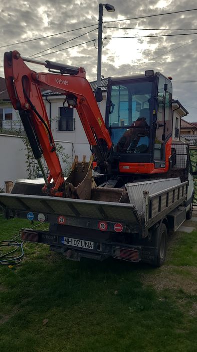 Inchiriez Mini escavator kubota kx027