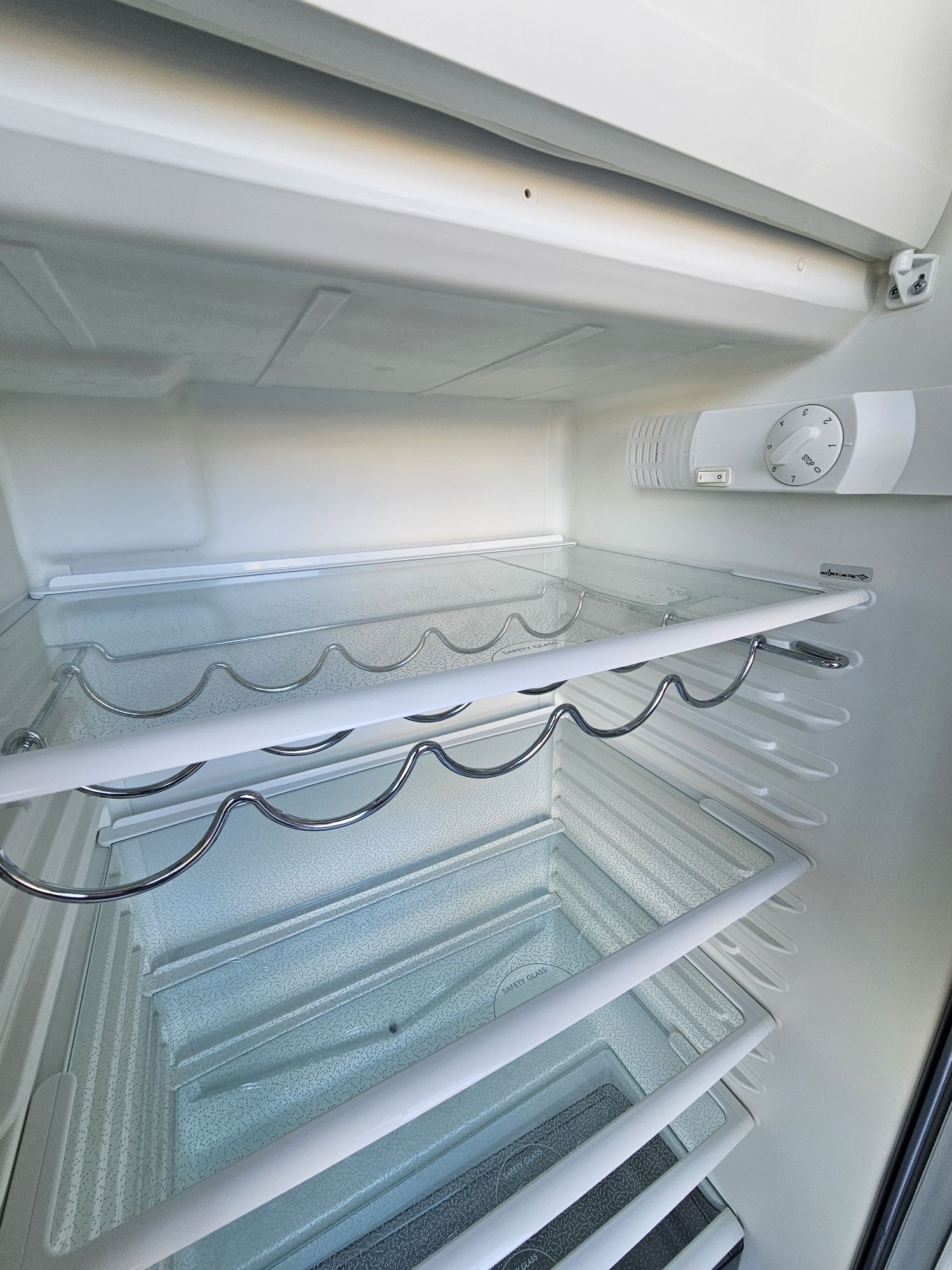 Ретро хладилник с камера Gorenje