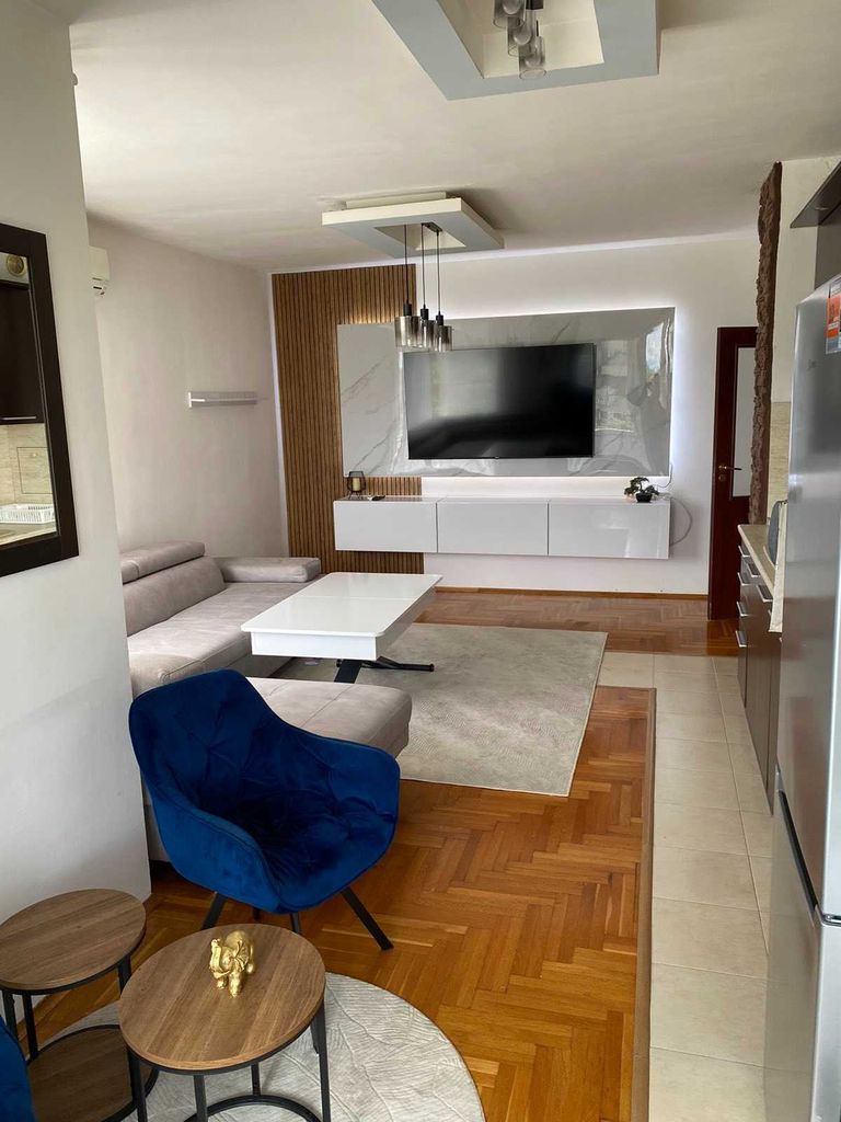Дава се под наем Двустаен апартамент в Бургас, Изгрев - 60 кв.м за 459 € - Снимка #7