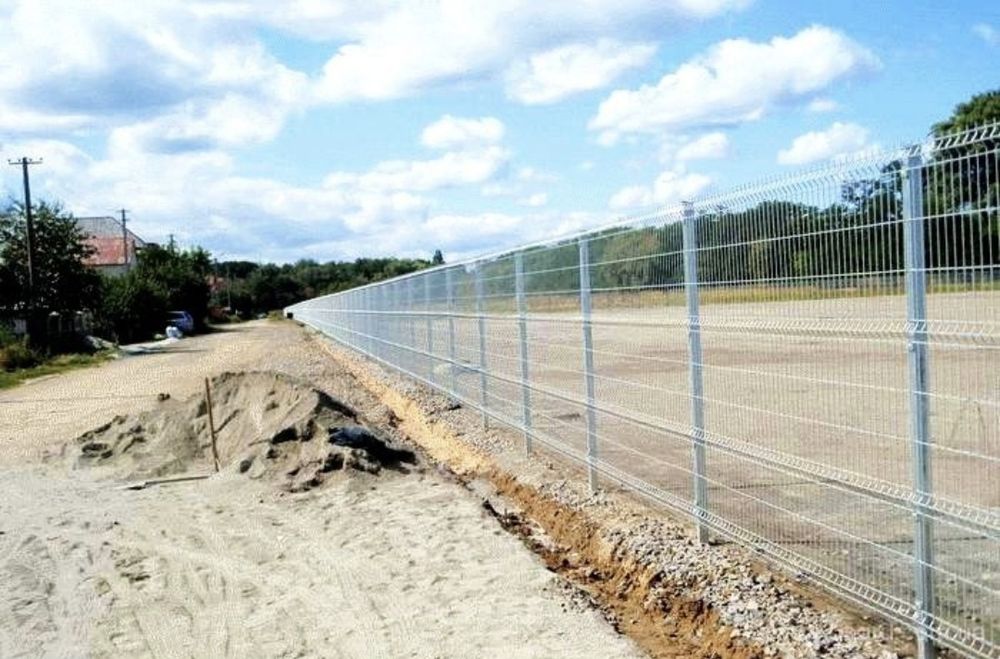 Garduri din plasa bordurata tabla sipca