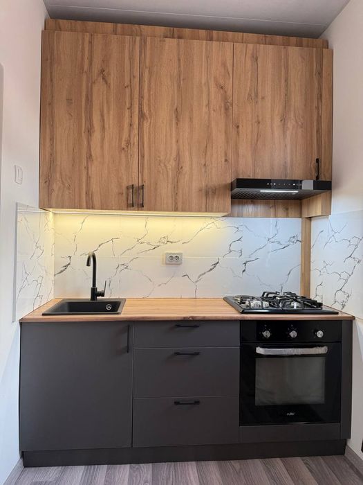 Продам квартиру 1/3/5 (42 квм)Рисовая