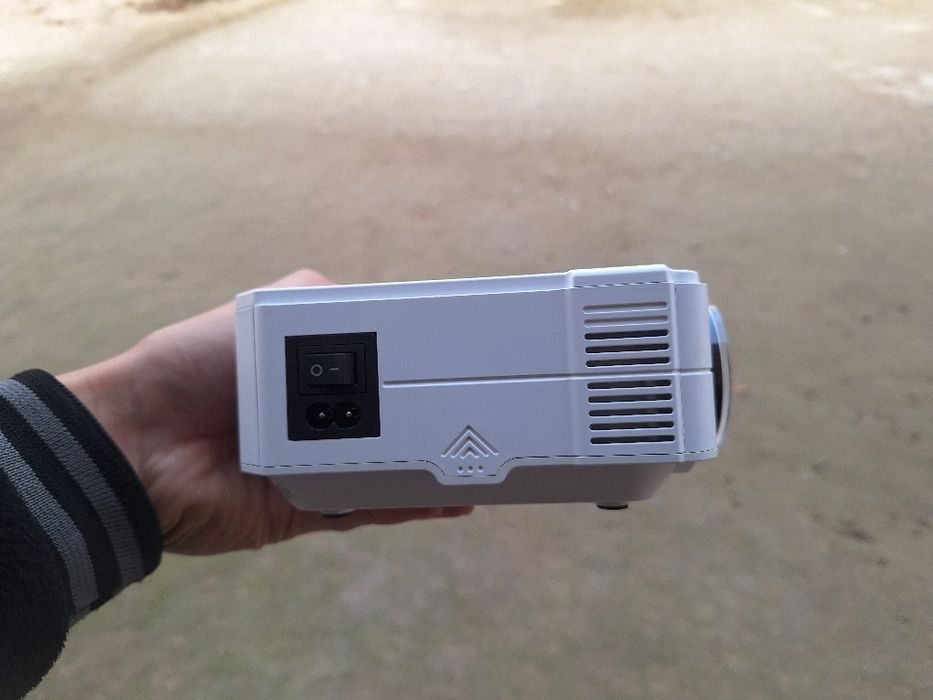 Mini led projector va DVD