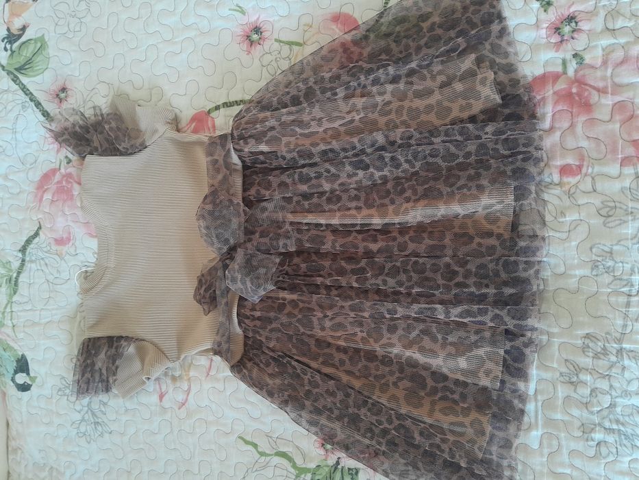 Платье на 3-4 года (новое)