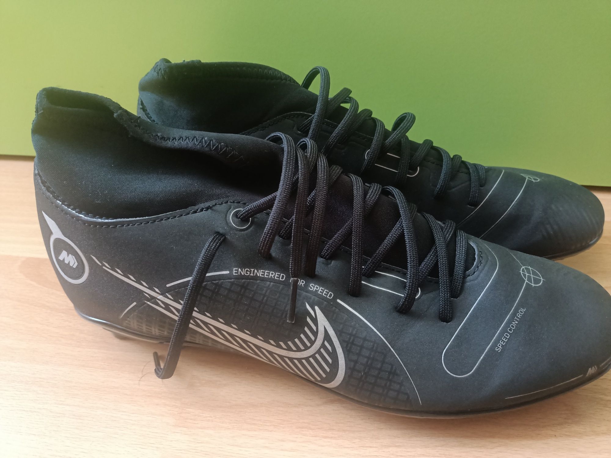 Adidași crampoane nike