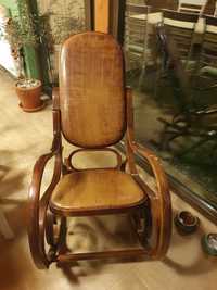 Vand scaun balansoar vintage  din lemn.