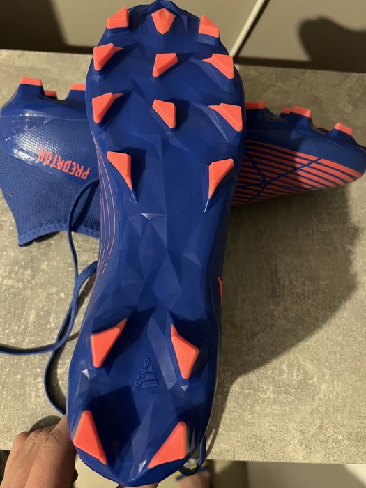 Vand Ghete Predator Adidas numarul 42 noi