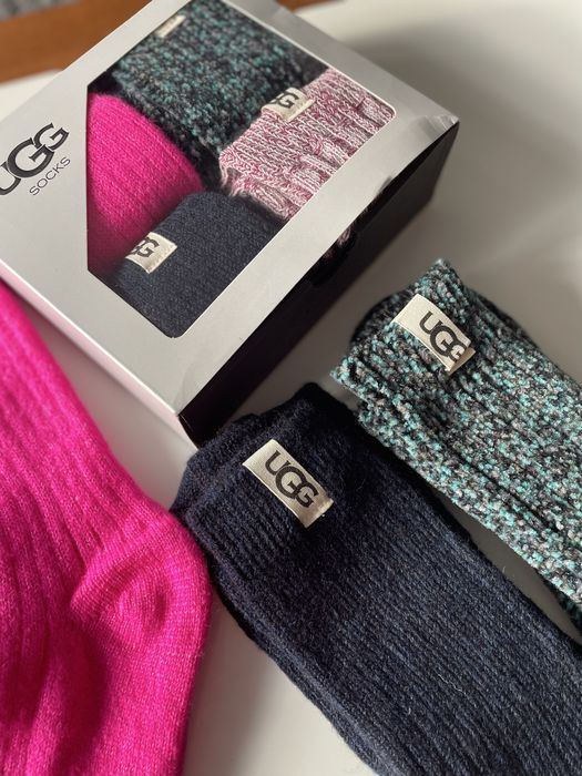 Комплект зимни чорапи страхотен модел в кутия UGG