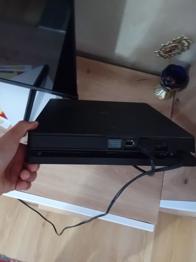 Ps4 în stare excelenta