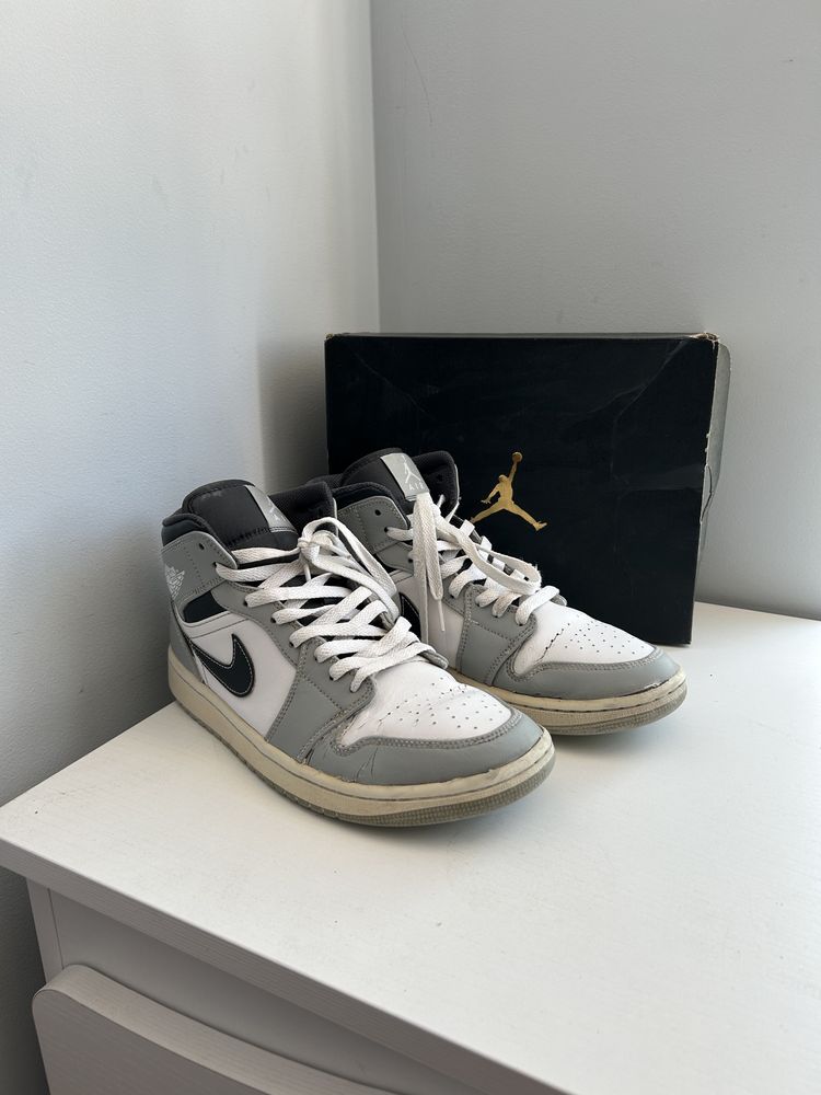 Jordan 1 Mid Light Grey Smoke 42.5