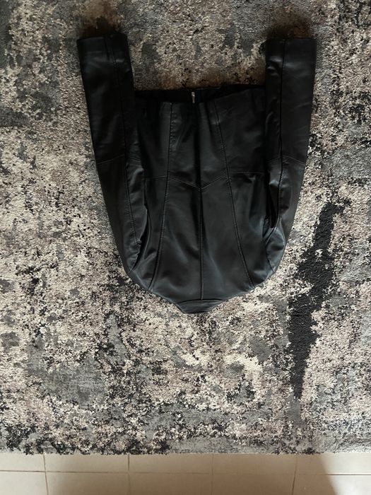 Vând geaca de piele dama noua