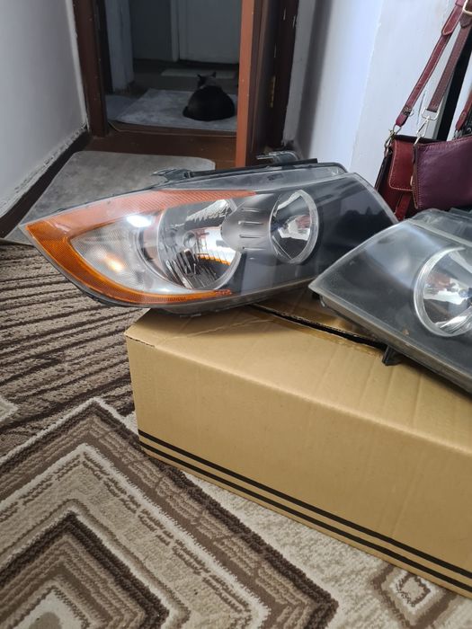 Продам фары на BMW E90