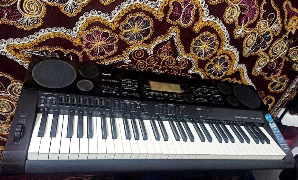 Casio ctk 7000 sotiladi.