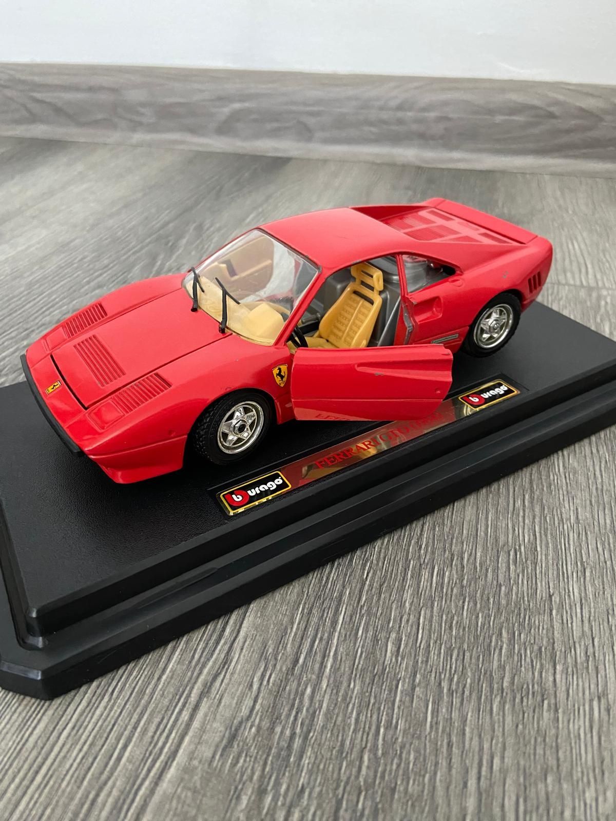 Метална колекционерска количка Ferari 1:24 мащаб на марката BBURAGO