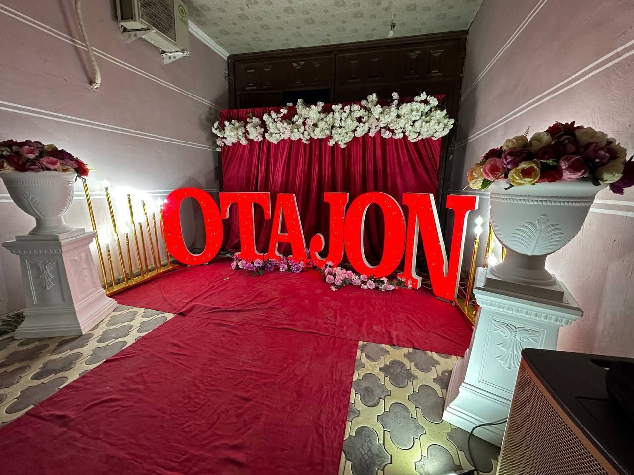 Tashqi reklama.  Bukva banner shtender afisha