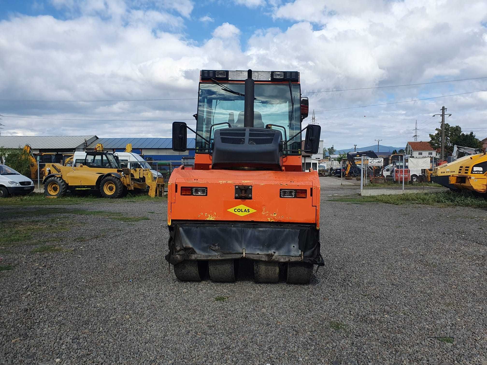 Cilindru compactor pentru asfalt pneuri-tambur Bomag  BW174 AC ,  2006