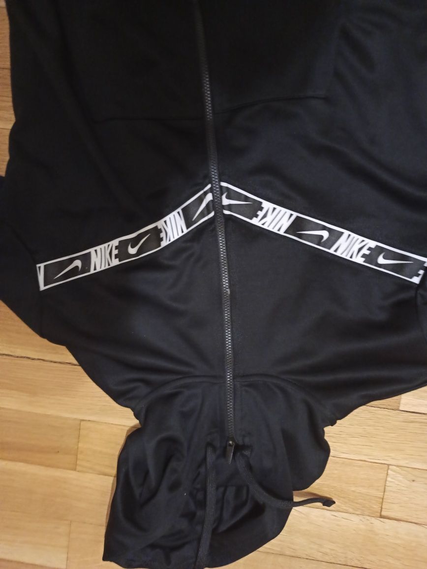 Nike Sportswear Repeat Hoodie