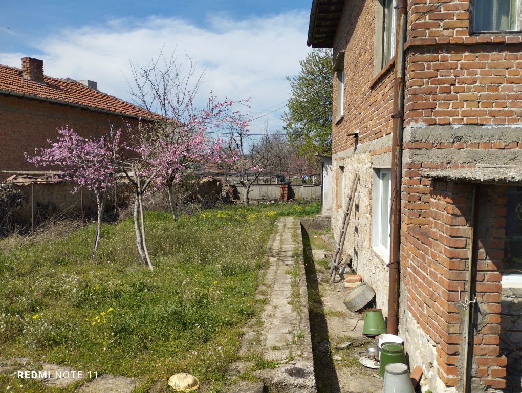 Продавам къща в село Брод Хасковска област